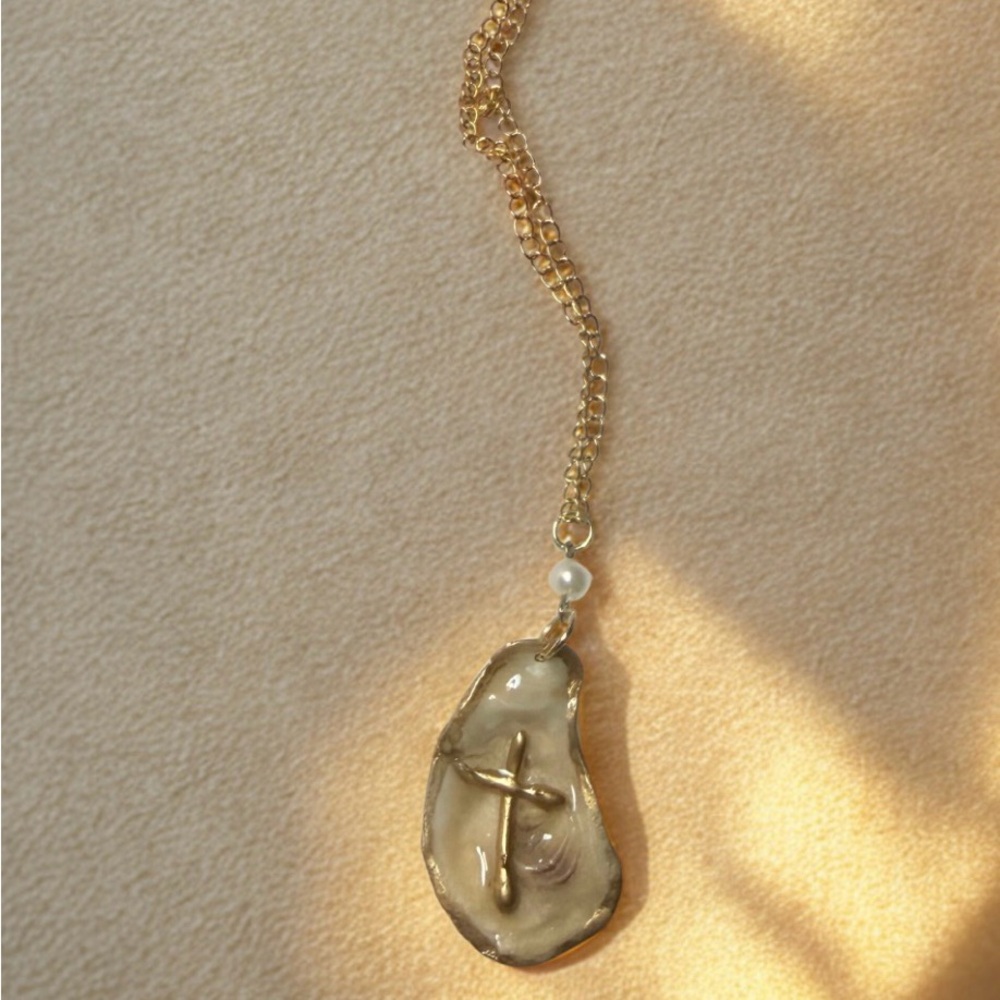 Gold Pendant Necklace